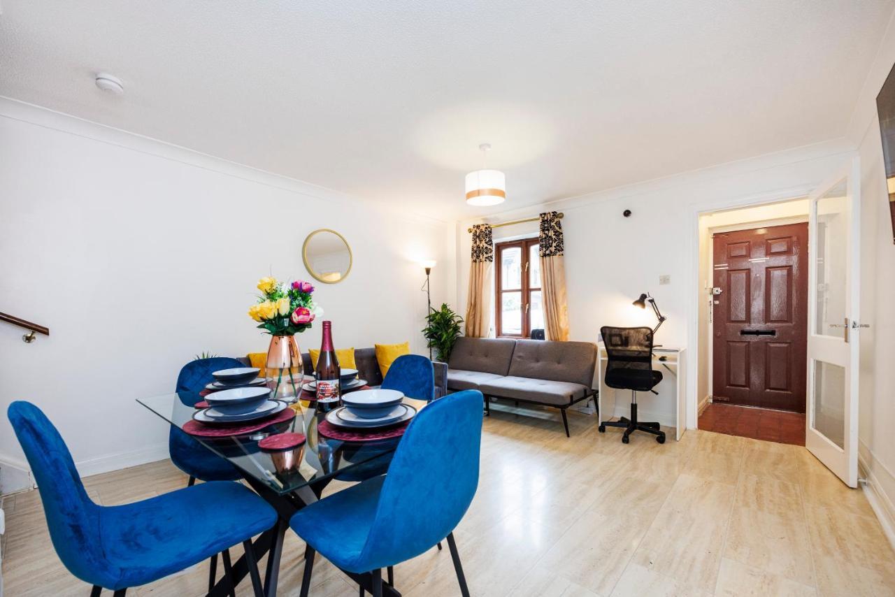 Apartment Lovely 2 Bd Hse With Parking Near Excel London