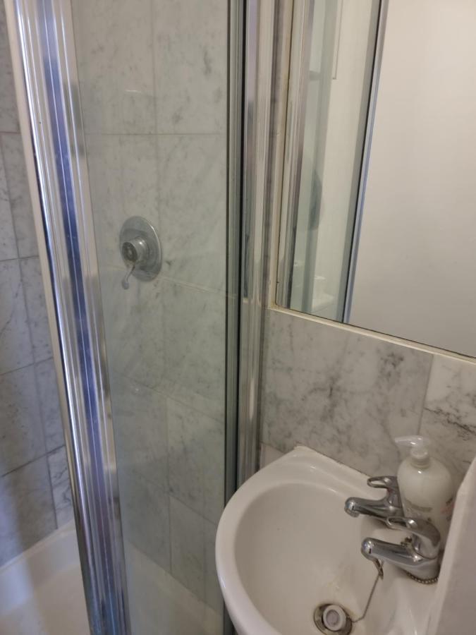 F8-mezzanine 1st Floor Flat Fits 3 Near Paddington Apartment *