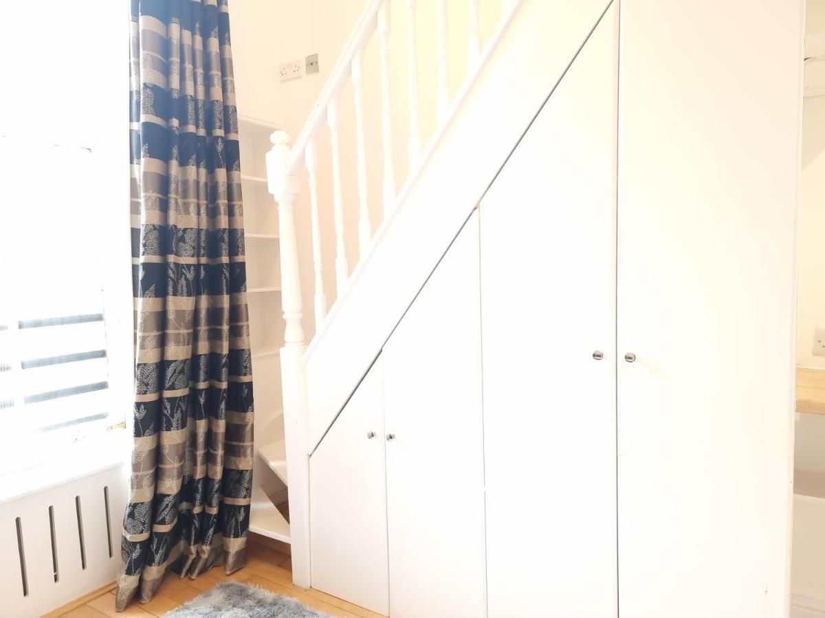 F8-mezzanine 1st Floor Flat Fits 3 Near Paddington Apartment *