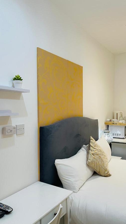 Pensión Mayday House