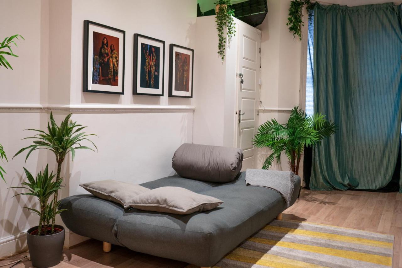 Spacious Multi-room Apartamento