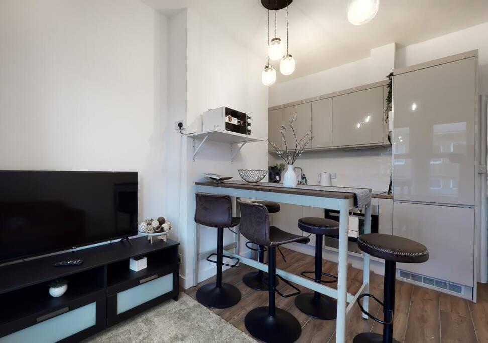 Apartamento Lovely 2 Bedroom Flat In West Kilburn Londres