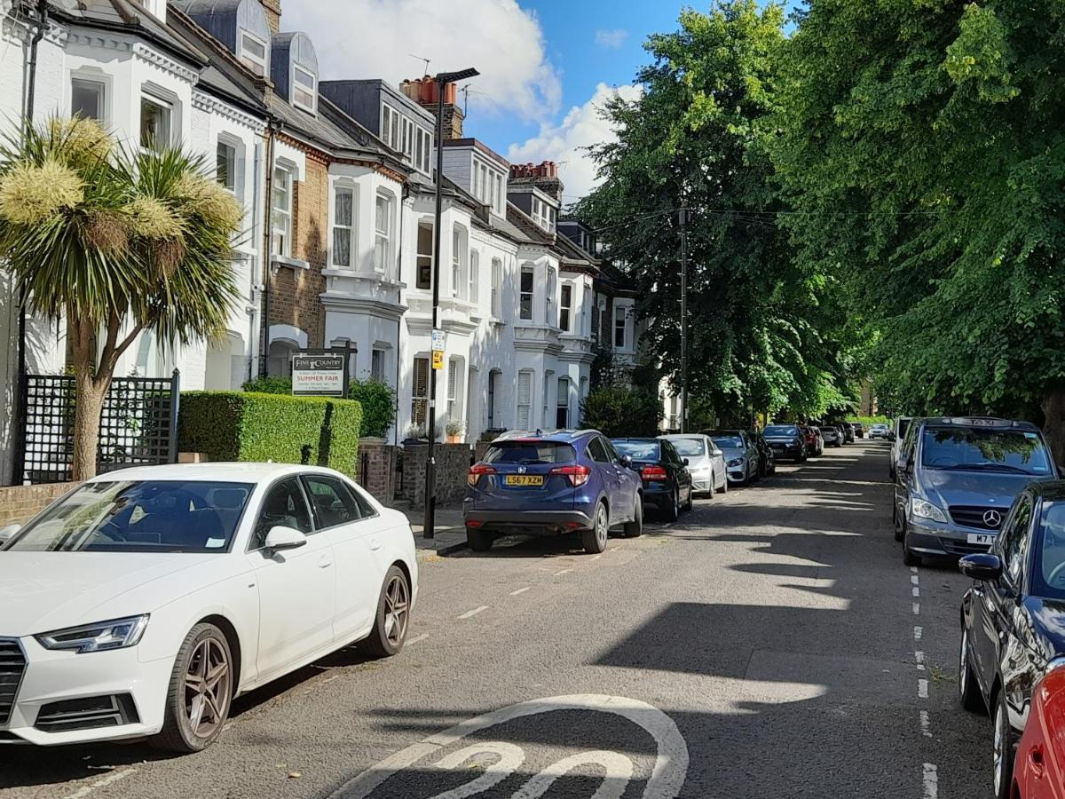 Appartement 2 Bed Luxury Service In The Heart Of Chiswick Town, W4 Zone 2 *