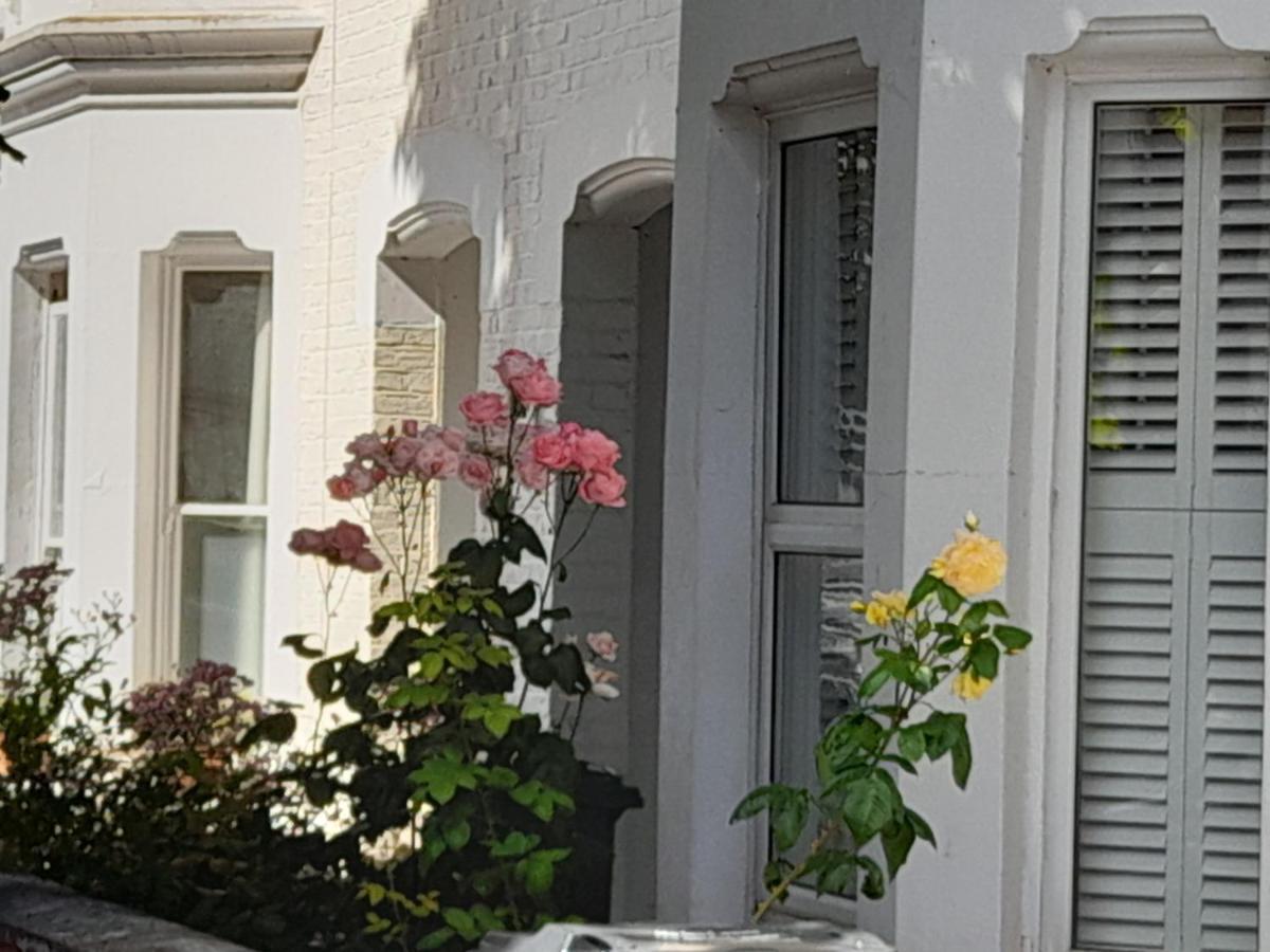 Appartement 2 Bed Luxury Service In The Heart Of Chiswick Town, W4 Zone 2 Londres