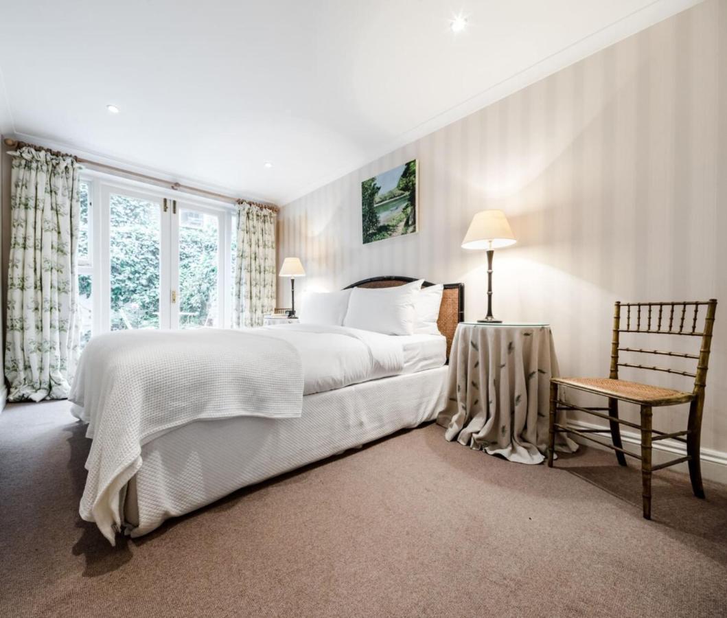 Bright 2 Bedroom 2 Bath Garden Flat In Victoria Appartement Londen