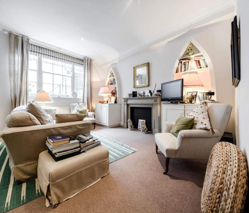 Bright 2 Bedroom 2 Bath Garden Flat In Victoria * Londres