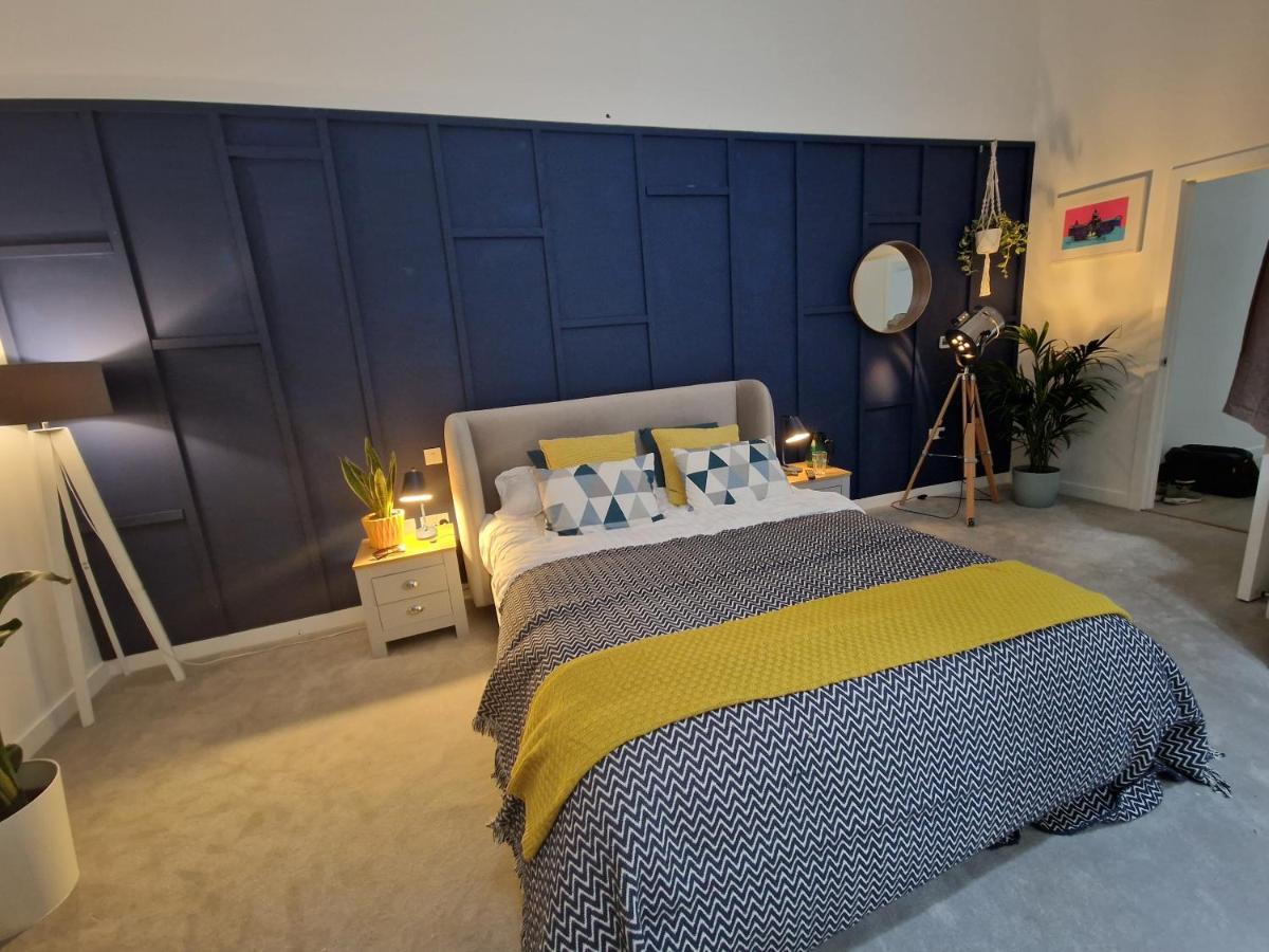 Double Bedroom In Modern * Londres