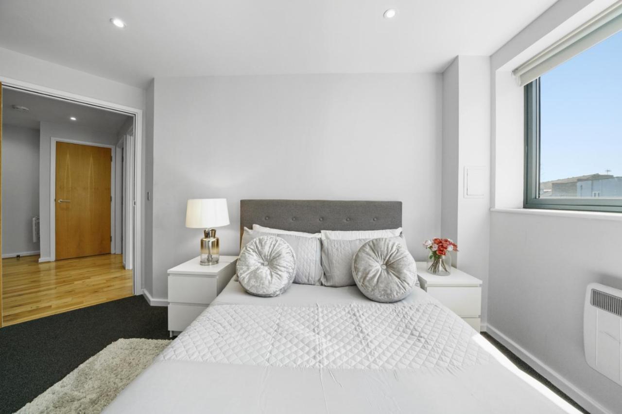 Amisha Modern Deluxe 2 Bed By Tower Bridge Apartment *