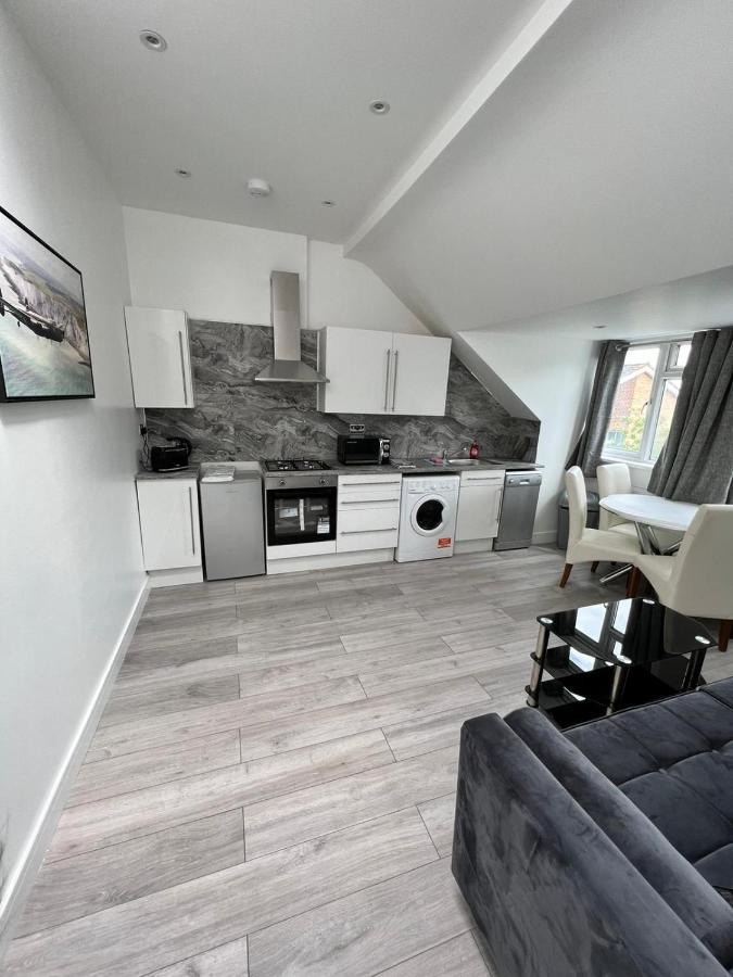 Lovely 2 Bedroom Flat With Roof Terrace In Nw6 London