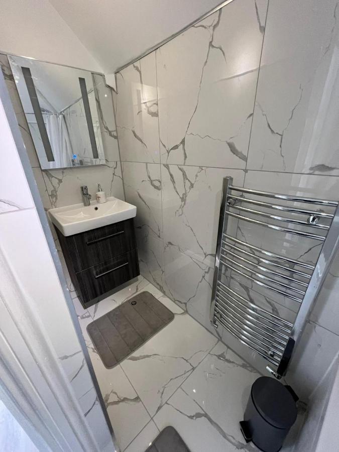 Lovely 2 Bedroom Flat With Roof Terrace In Nw6 Apartamento *