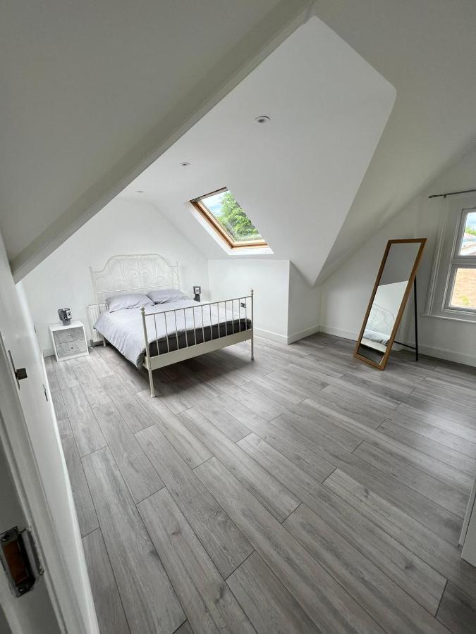 Lovely 2 Bedroom Flat With Roof Terrace In Nw6 Apartamento *