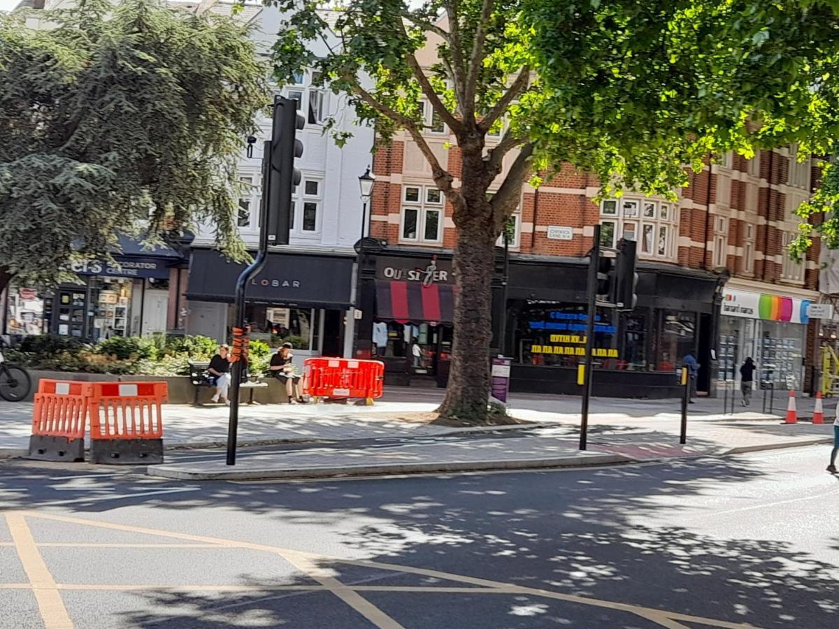 2 Bed Luxury Service In The Heart Of Chiswick Town, W4 Zone 2 Appartement Londres