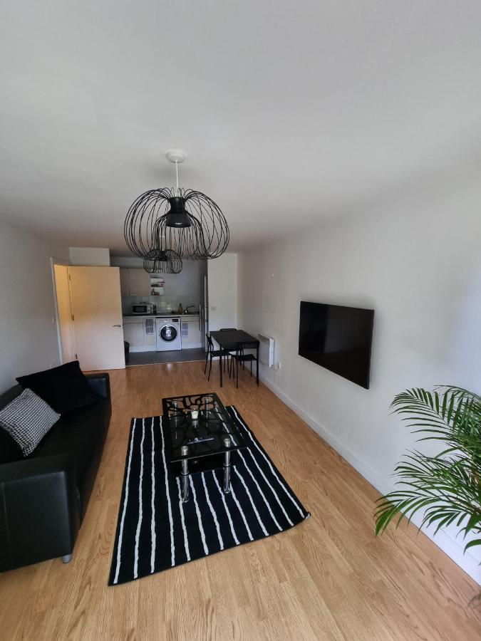 City Stays - Modern 2 Bedroom With Free Parking And Gym Access
