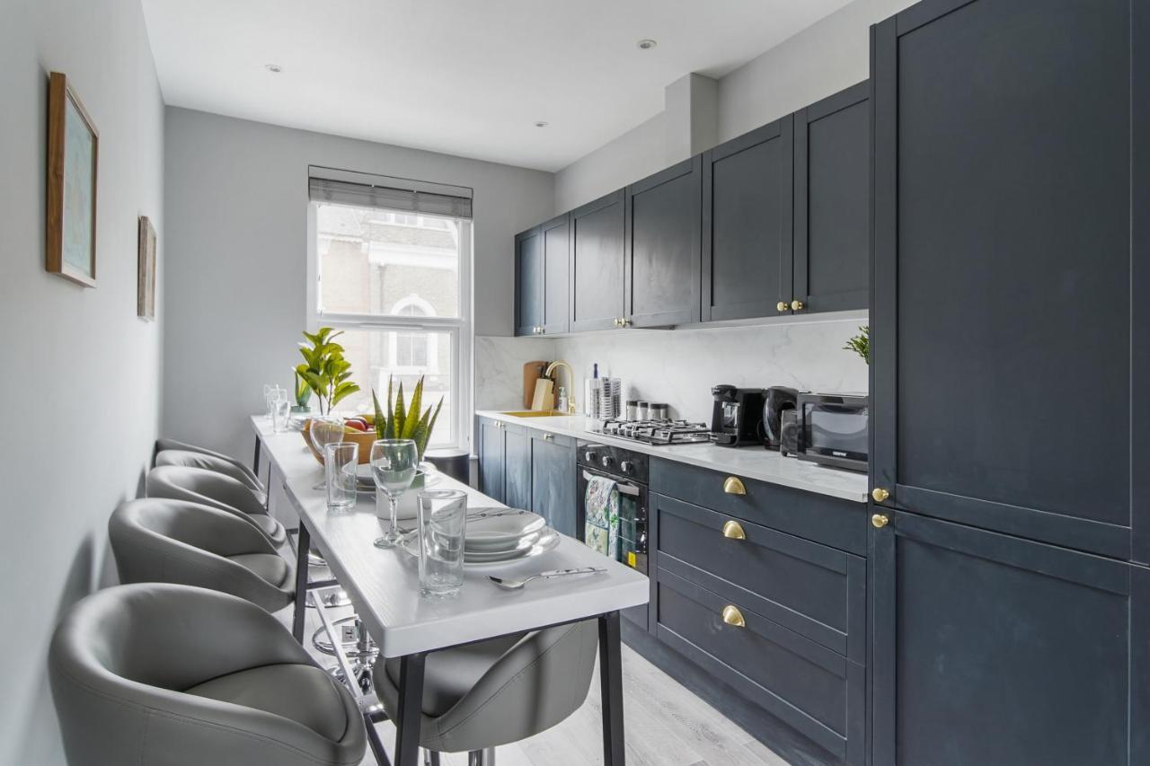 Stunning 3 Bed 3 Bath Townhouse * Londres