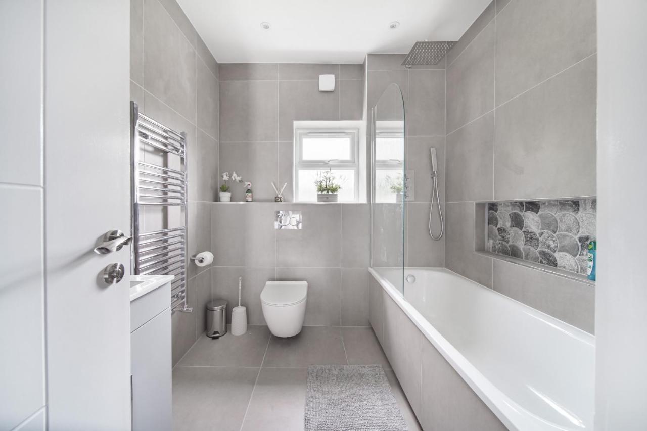 Stunning 3 Bed 3 Bath Townhouse Apartamento