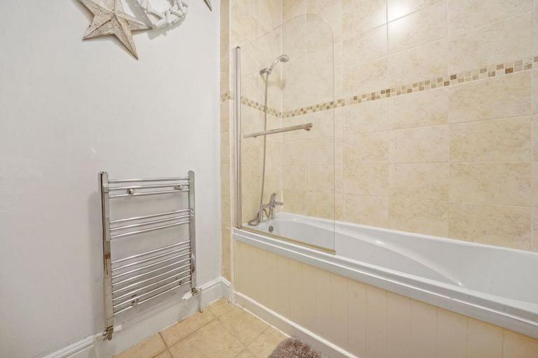 Canning Town Modern 2 Bedroom Excel Centre, Canary Wharf, Airport Apartamento Londres