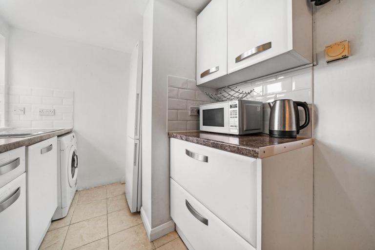 Canning Town Modern 2 Bedroom Excel Centre, Canary Wharf, Airport * Londres