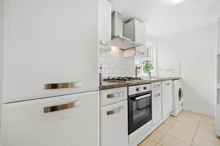 Canning Town Modern 2 Bedroom Excel Centre, Canary Wharf, Airport * Londres