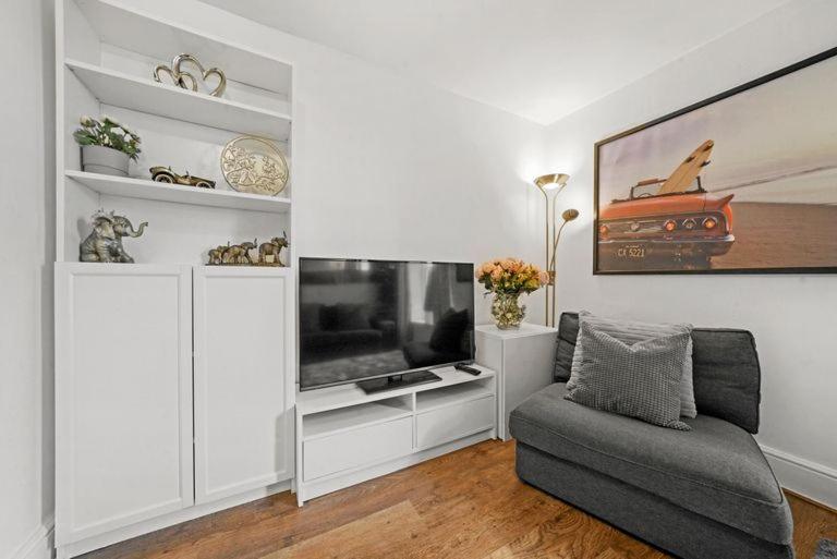 Canning Town Modern 2 Bedroom Excel Centre, Canary Wharf, Airport * Londres