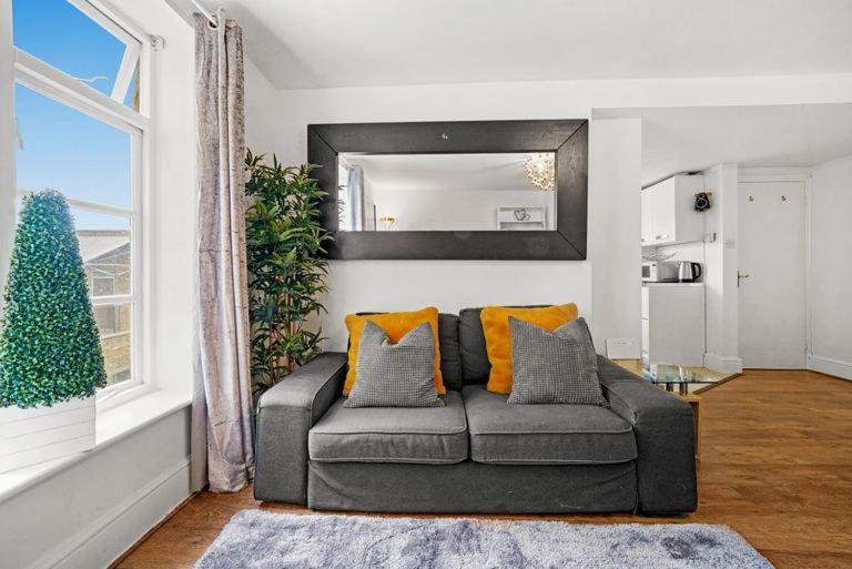 Apartamento Canning Town Modern 2 Bedroom Excel Centre, Canary Wharf, Airport