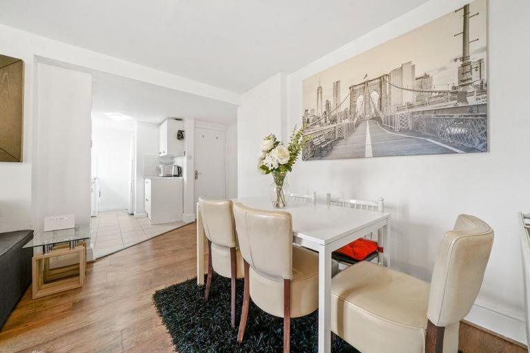 Canning Town Modern 2 Bedroom Excel Centre, Canary Wharf, Airport Apartamento *