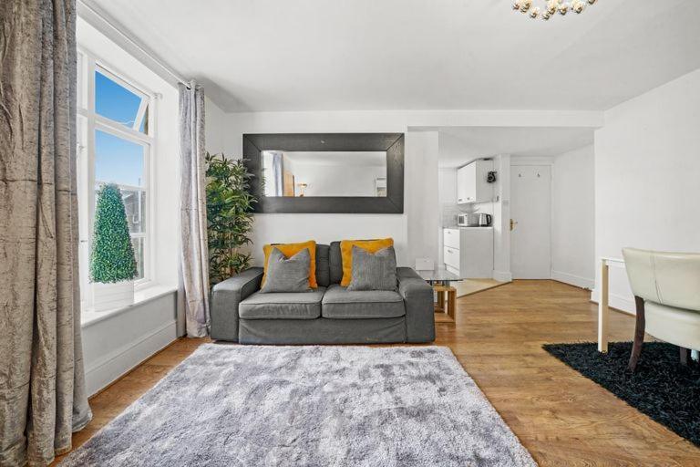 Canning Town Modern 2 Bedroom Excel Centre, Canary Wharf, Airport Apartamento