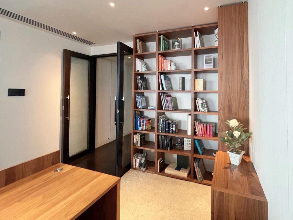 One Bedroom In Luxury On 30th Floor In Central With Breathtaking Skyline View Of Major Landmarks In Londres