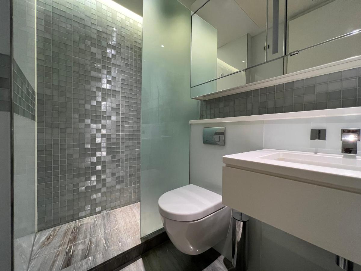 One Bedroom In Luxury On 30th Floor In Central With Breathtaking Skyline View Of Major Landmarks In Hospedagem domiciliar *