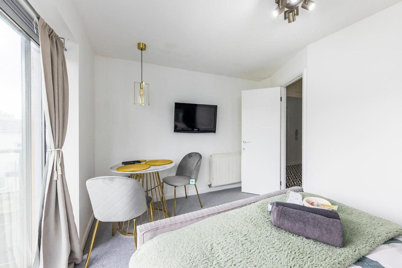 Apartment Bow Wharf *
