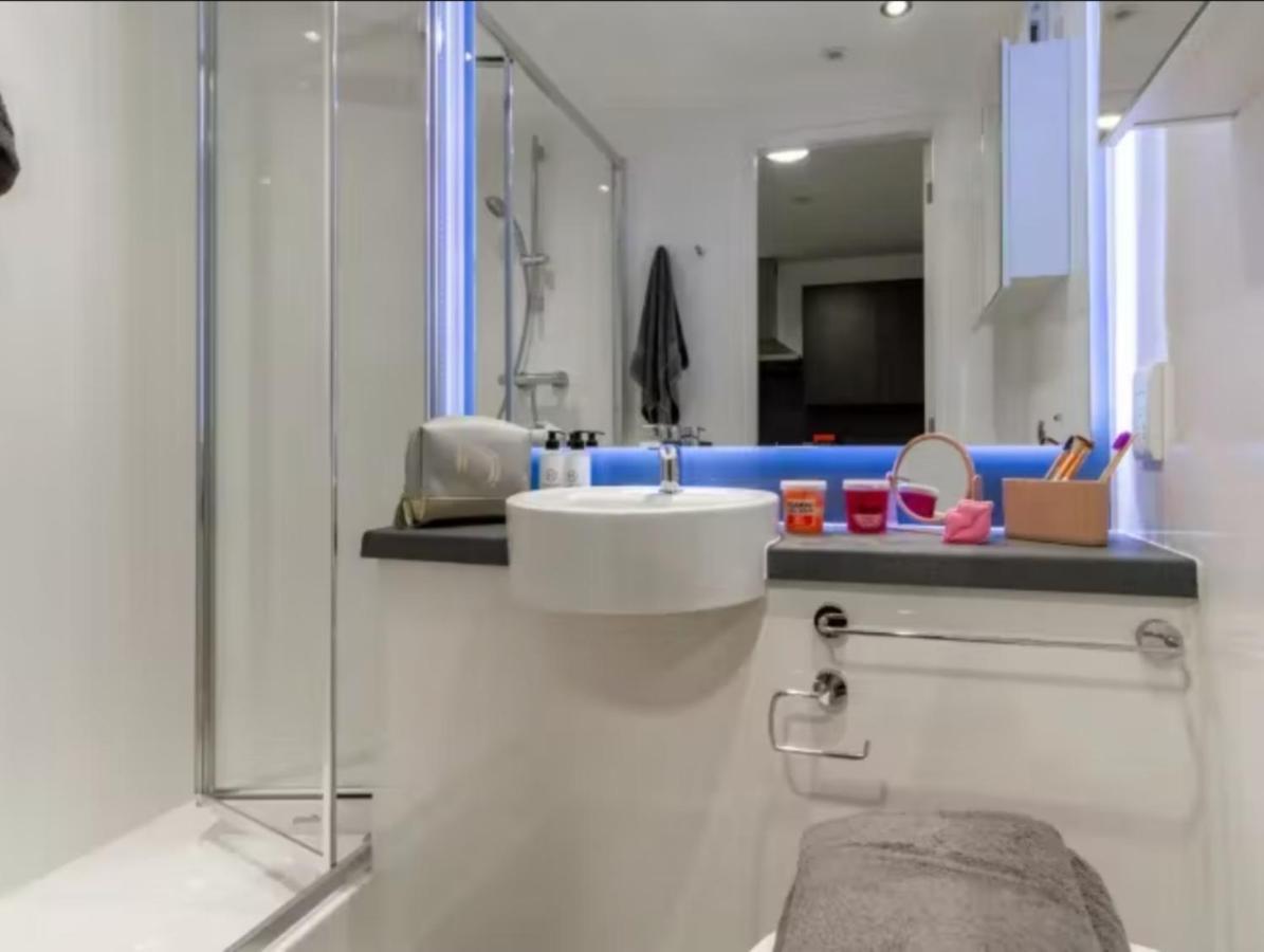 Modern Rooms In Wembley, Sk Londres