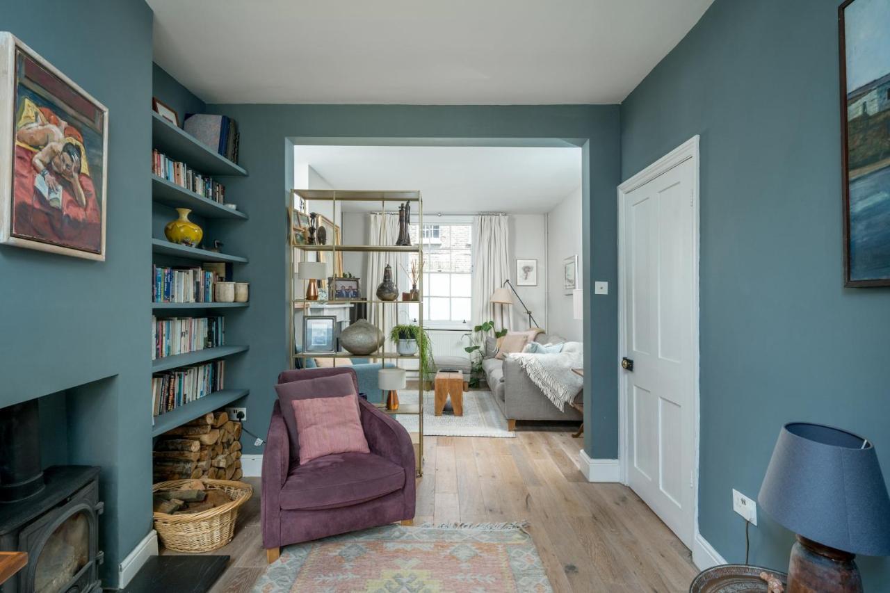 Contemporary House With Private Garden London