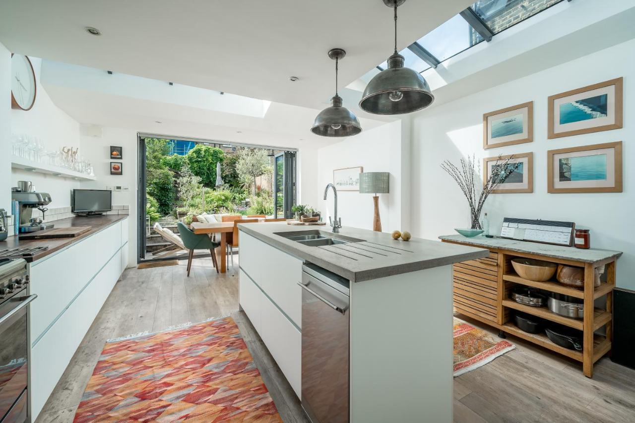 Contemporary House With Private Garden * Londen