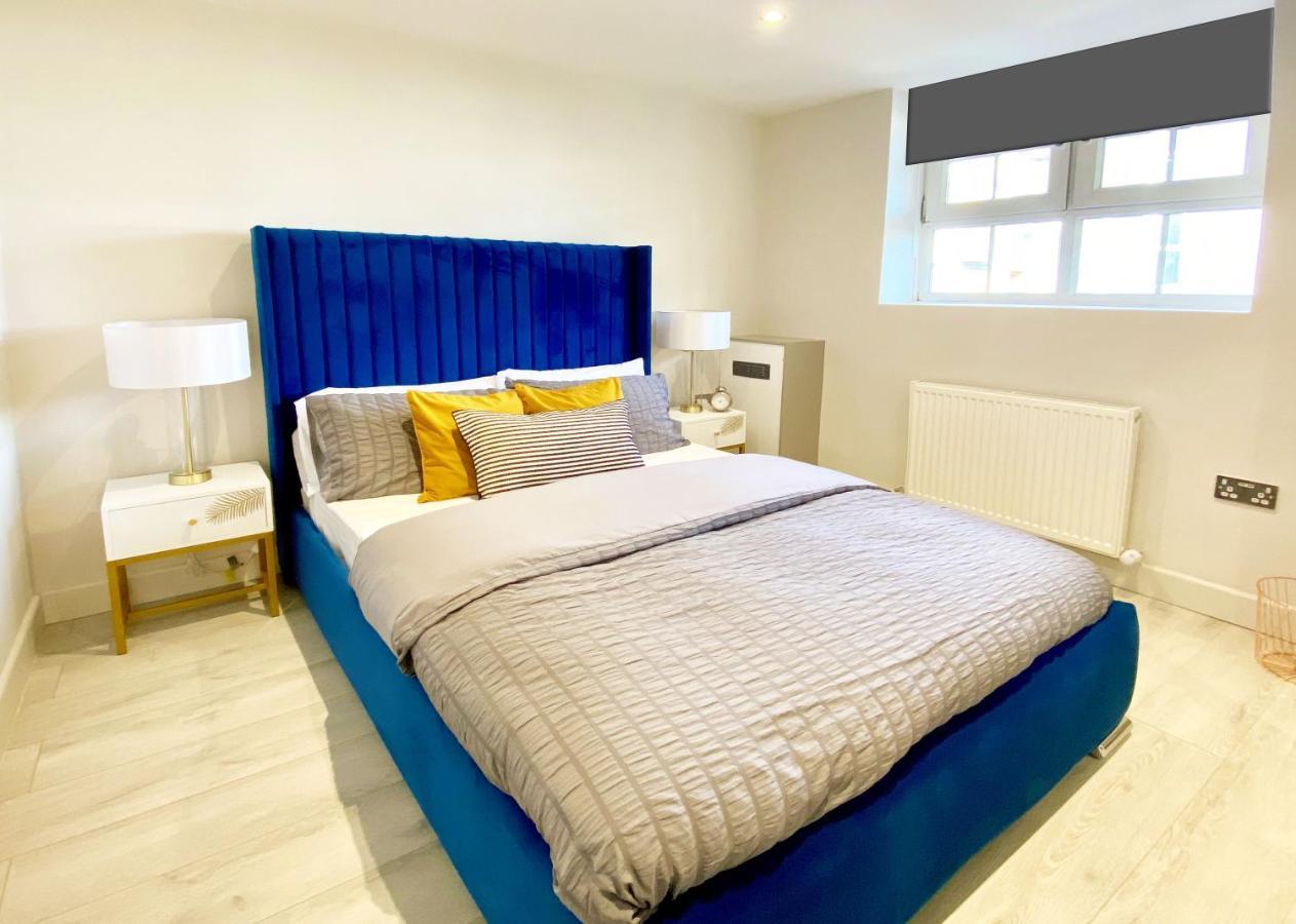 Perfect Location- 5 Minutes From Tower Bridge ! 8 Minutes Walk From Tube London