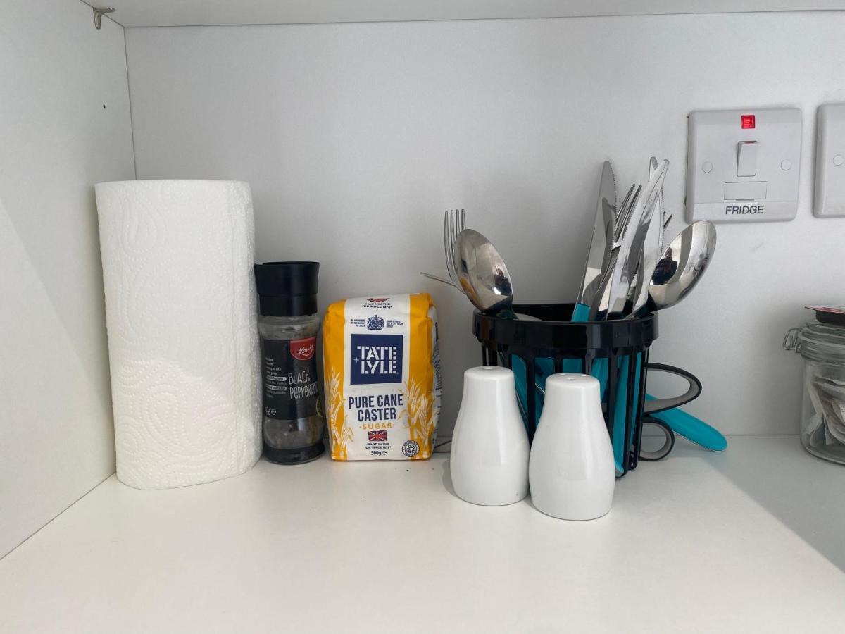 Modern Furnished Studio Quarto em Acomodações Particulares Londres