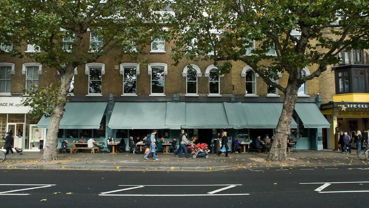2 Bed Luxury Service In The Heart Of Chiswick Town, W4 Zone 2 Appartement