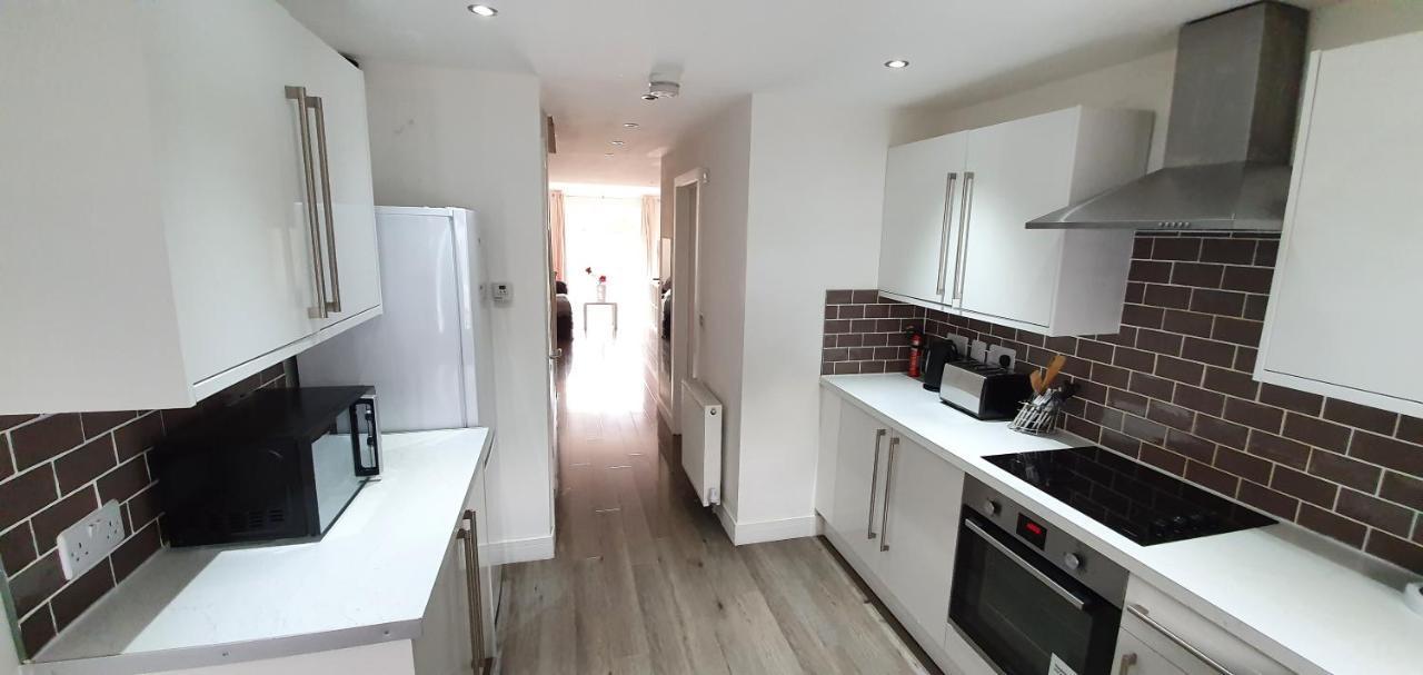 Trendy, Modern Garden Posh Peckham Apartamento Londres