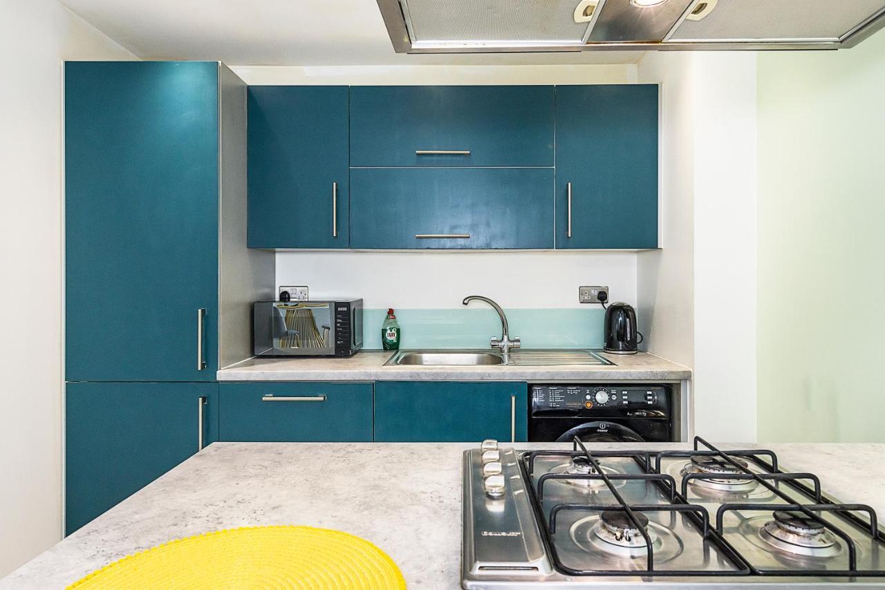 Bow Wharf Apartment