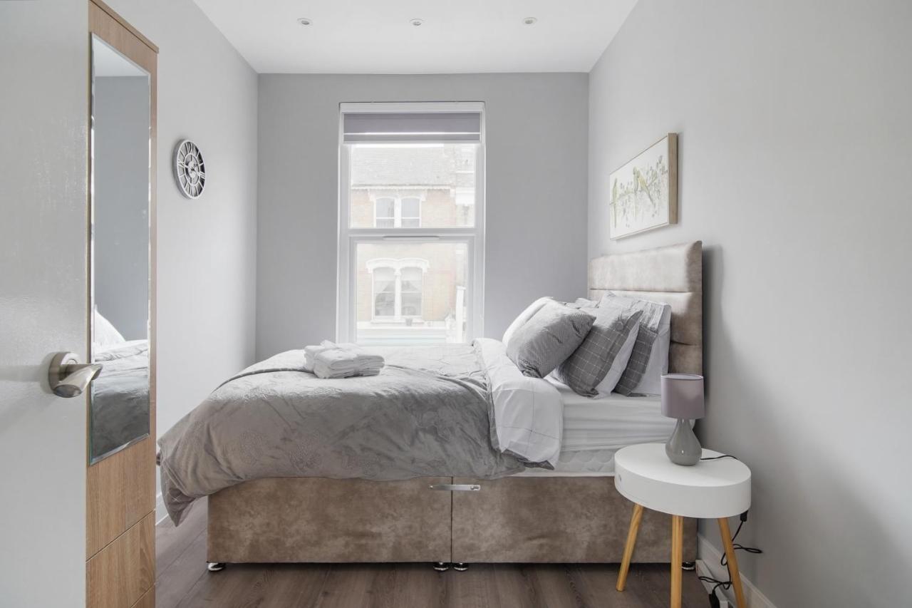 Stunning 3 Bed 3 Bath Townhouse