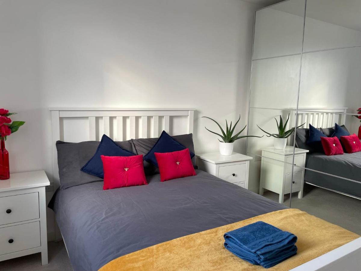 Apartment Modern & Spacious Penthouse In North *