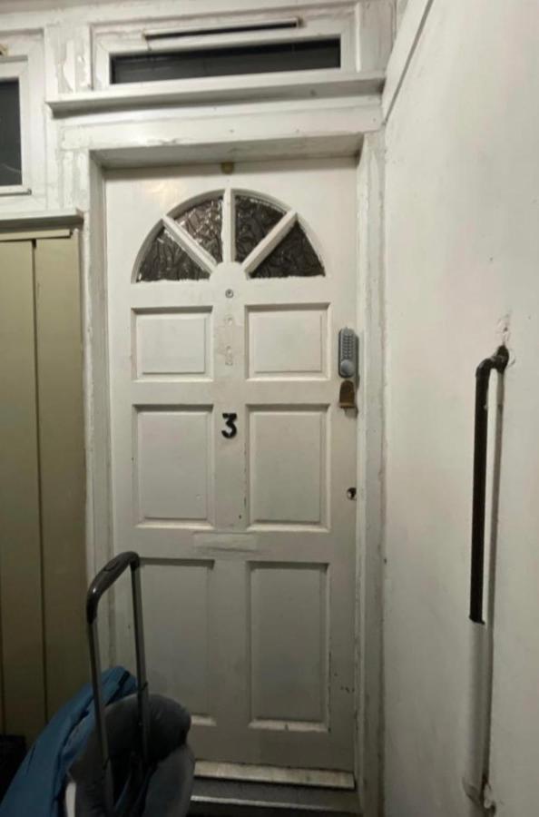 Séjour chez l'habitant Arbnb Comfy Sleep Self Catering Private Bedrooms 60 Pound Per Night Per Person *