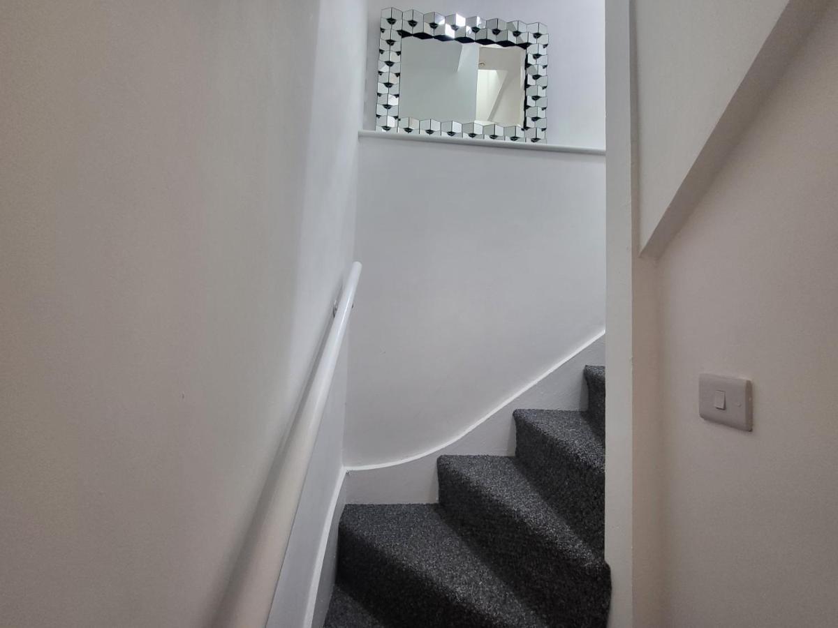 Garland Grangewood Central House, * Londen