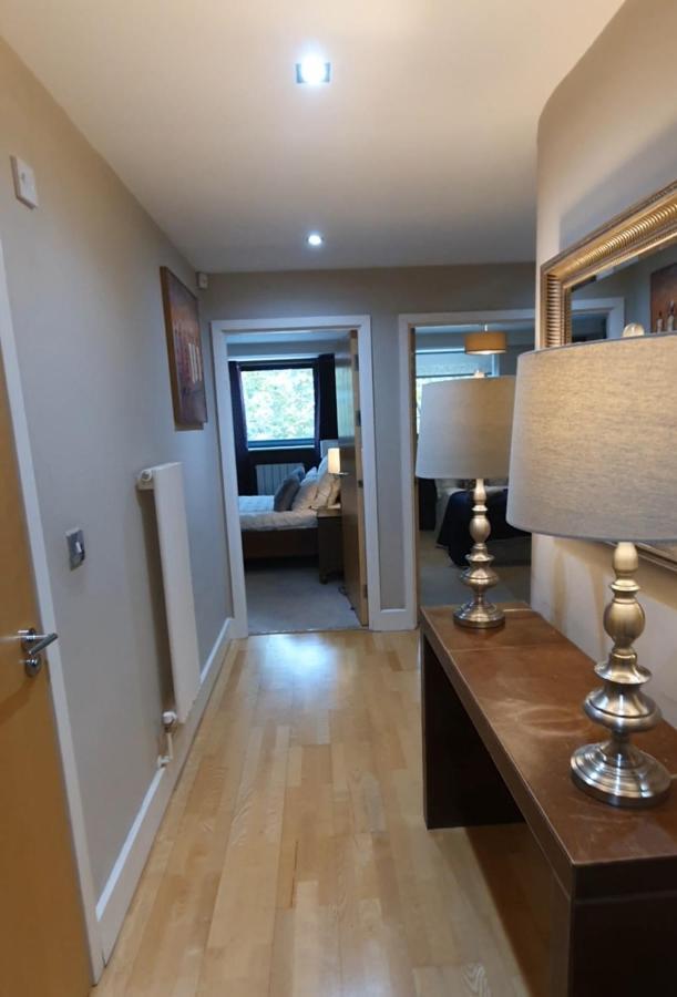 2 Bed Waterfront Luxury Apartment, E14 Apartamento *