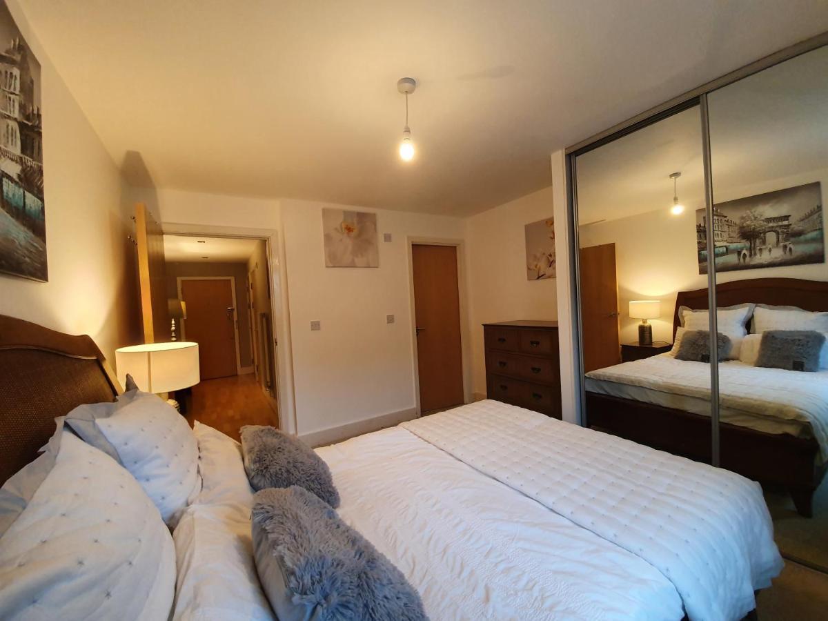 2 Bed Waterfront Luxury Apartment, E14 Apartamento