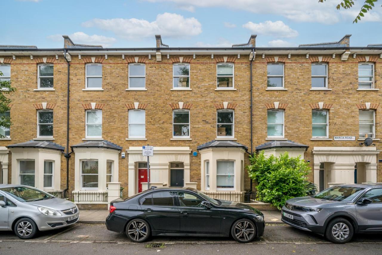 Altido Stylish 4-bed House W/ Private Paved Garden In Elephant & Castle Appartement Londres