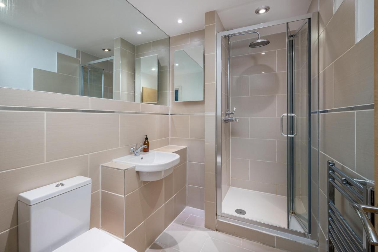 Altido Stylish 4-bed House W/ Private Paved Garden In Elephant & Castle *