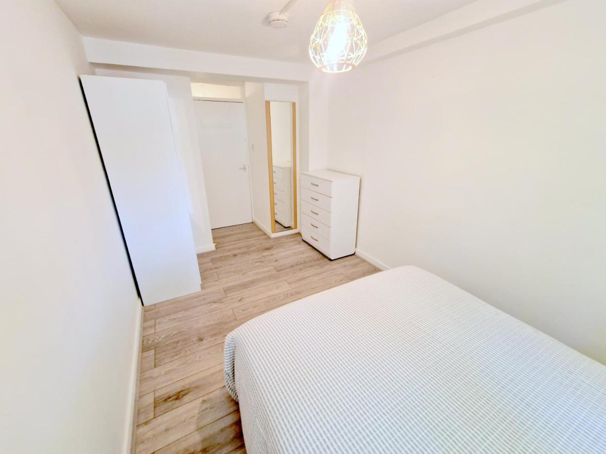 Apartamento Flat In Battersea, 5 Minutes From Clapham Junction Station Londres