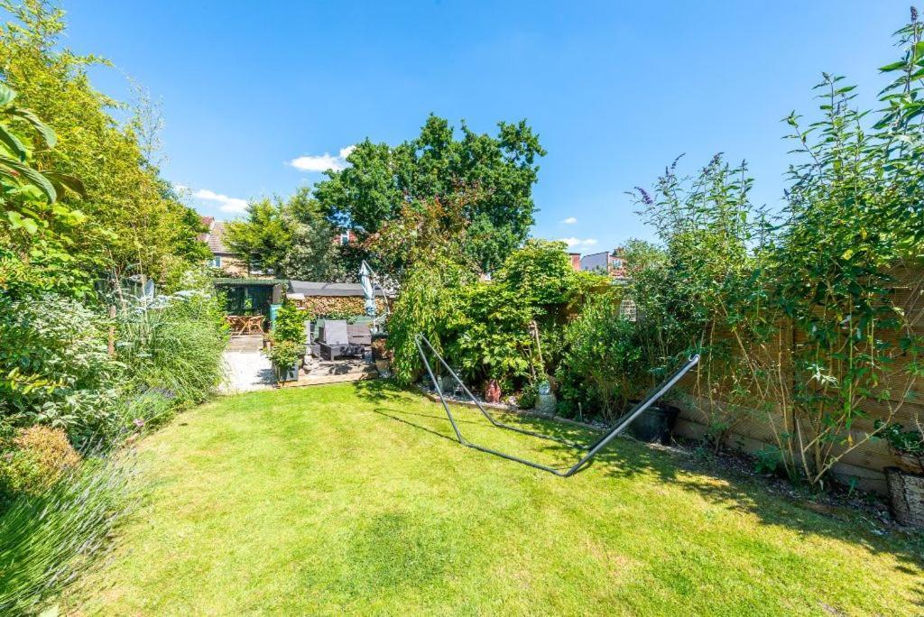 Pass The Keys Beautiful 3 Bedroom Family * Londen