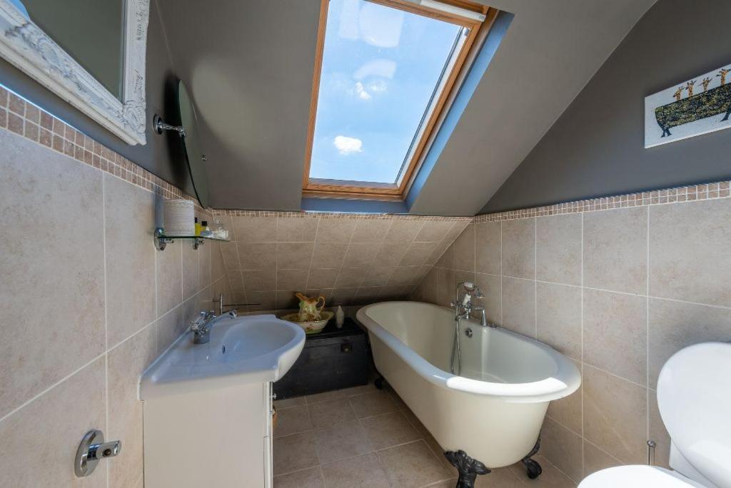 Pass The Keys Beautiful 3 Bedroom Family * Londen