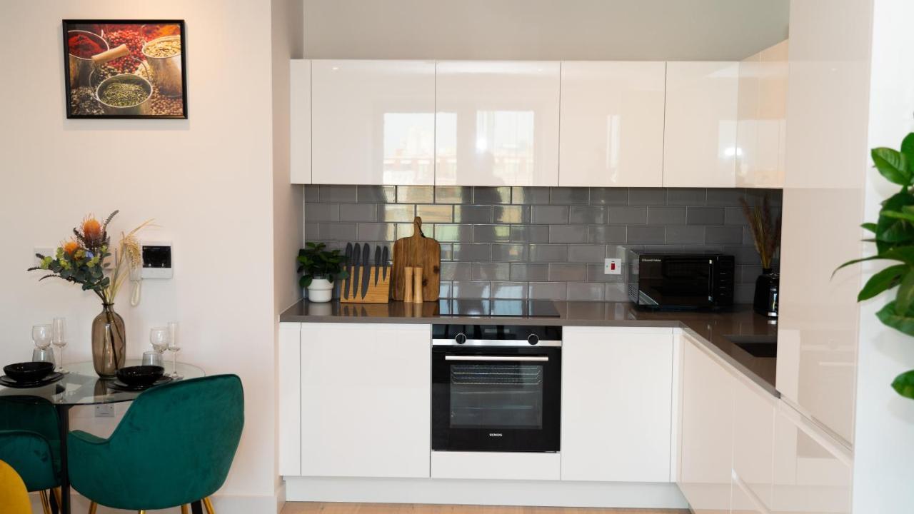 Appartement Royal Wharf - 1 Bed - Balcony - River & City View Londen