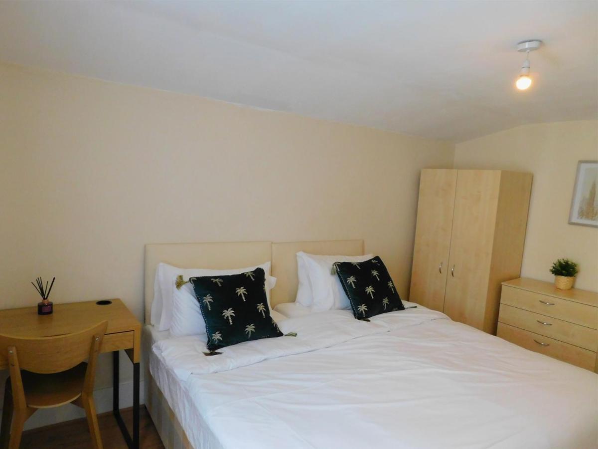 Entire 4 Bedroom Terrace House In Appartement *
